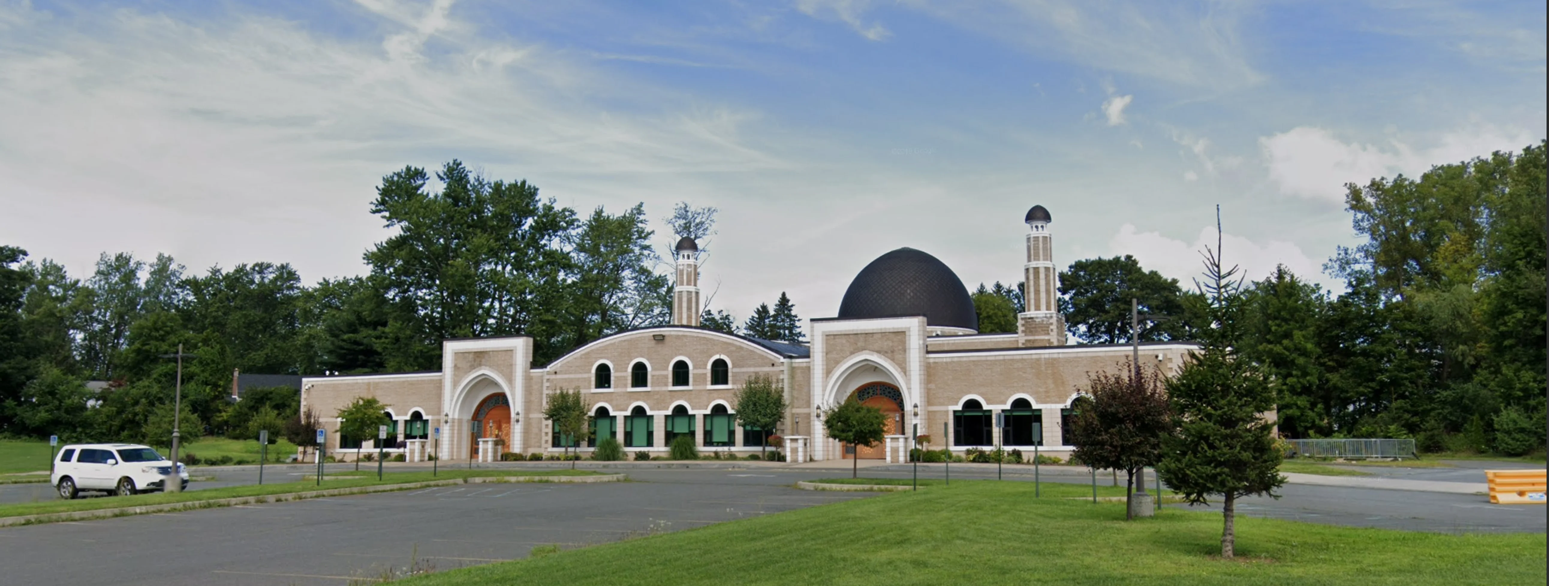 Exterior view of Al-Hidaya Center Latham Latham building